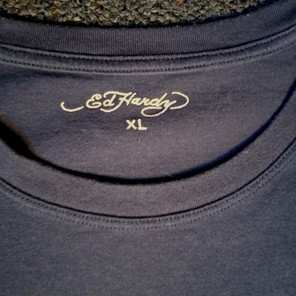 Ed Hardy T- Shirt "Love Dies Hard" Women's Size XL Graphic Blue - Picture 6 of 9
